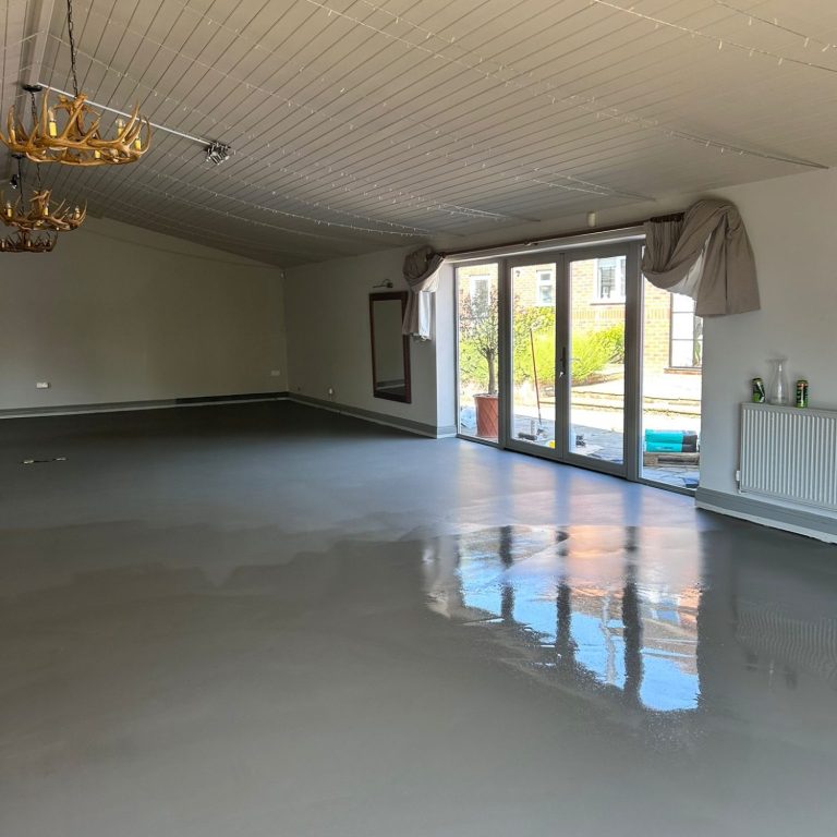 Screeding of a large area